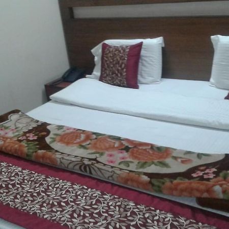 Pamposh Guest House Gk II Market New Delhi Ngoại thất bức ảnh