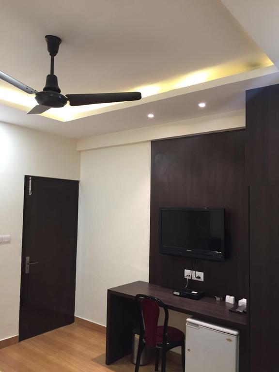 Pamposh Guest House Gk II Market New Delhi Ngoại thất bức ảnh